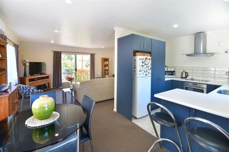Photo of property in 1/4 Knott Road, Stanmore Bay, Whangaparaoa, 0932