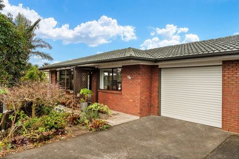 Photo of property in 2/6 Annette Avenue, Te Atatu South, Auckland, 0610