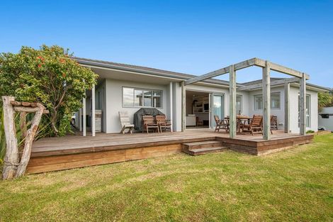 Photo of property in 51 Balboa Drive, Matakatia, Whangaparaoa, 0930
