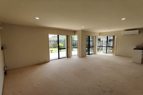 Photo of property in 12 Russett Grove, Henderson, Auckland, 0612