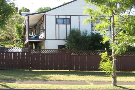 Photo of property in 2/31 Topliss Drive, Northcross, Auckland, 0632