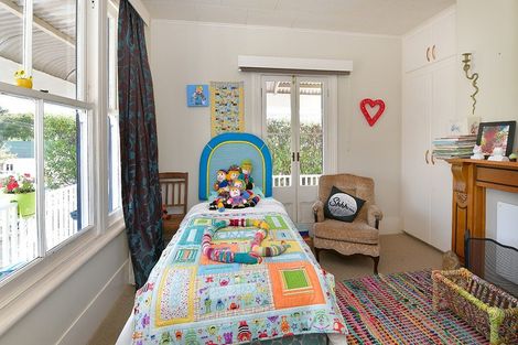 Photo of property in 28 Puriri Street, Helensville, 0800