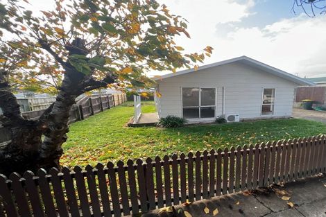 Photo of property in 32 Grenville Street, Levin, 5510