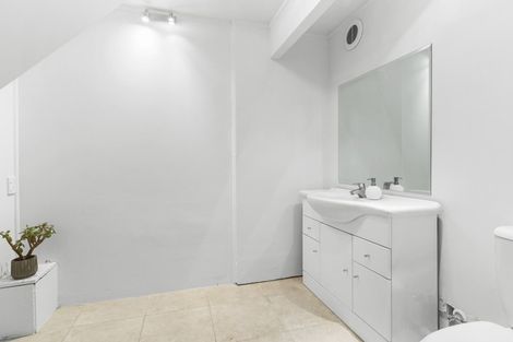 Photo of property in 25 Coroglen Avenue, Birkenhead, Auckland, 0626