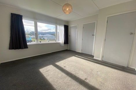 Photo of property in 36 Hinau Grove, Wainuiomata, Lower Hutt, 5014