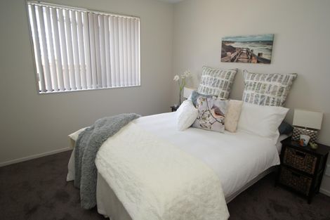 Photo of property in 3a Crompton Road, Massey, Auckland, 0614