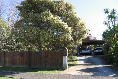 Photo of property in 56 Roberts Road, Te Atatu South, Auckland, 0610