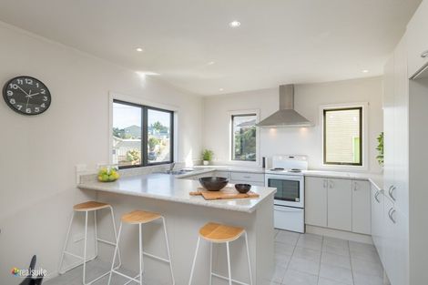 Photo of property in 27 Morere Street, Titahi Bay, Porirua, 5022