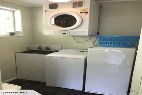 Photo of property in 29 Beaumont Crescent, Frankleigh Park, New Plymouth, 4310