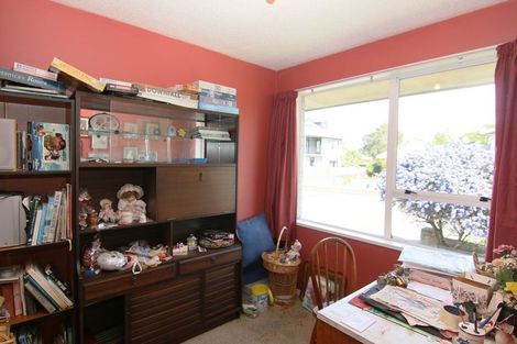 Photo of property in 18 Sawtell Place, Northcote, Christchurch, 8052