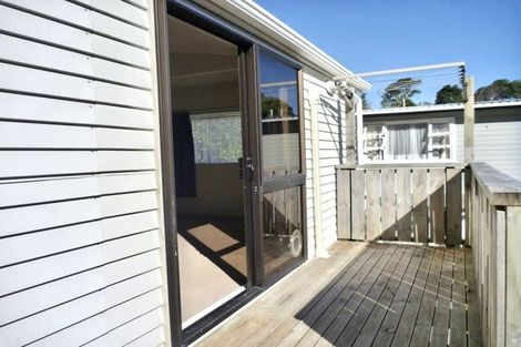 Photo of property in 20 Lincoln Avenue, Tawa, Wellington, 5028