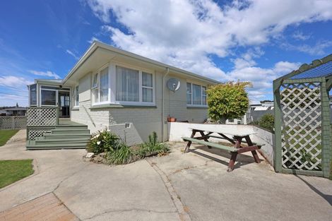 Photo of property in 42 Stuart Street, Holmes Hill, Oamaru, 9401