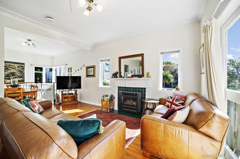 Photo of property in 22 Ranui Crescent, Khandallah, Wellington, 6035