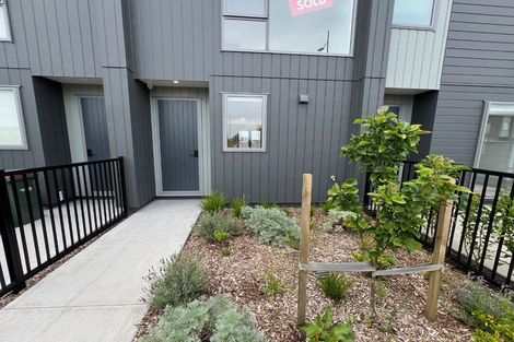 Photo of property in 10 Park Green Avenue, Rosehill, 2113