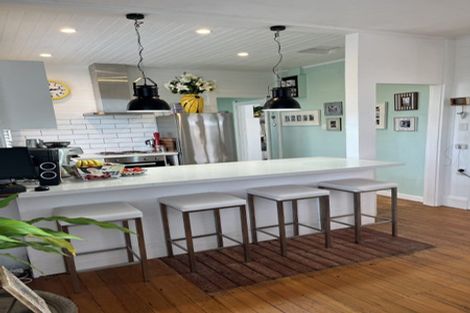 Photo of property in 8 Effingham Street, North New Brighton, Christchurch, 8083