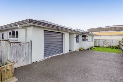 Photo of property in 33d Argyle Street, Hawera, 4610