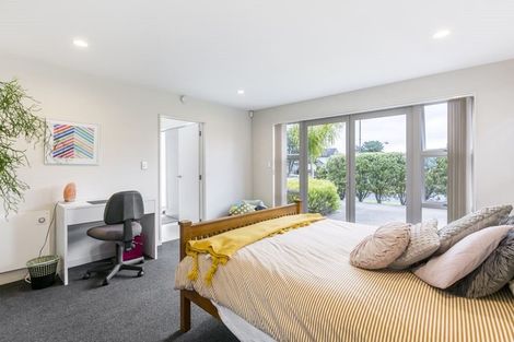 Photo of property in 24 Kittiwake Drive, Schnapper Rock, Auckland, 0632