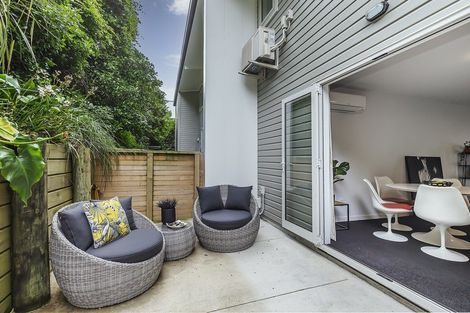 Photo of property in 74u8 Derwent Street, Island Bay, Wellington, 6023