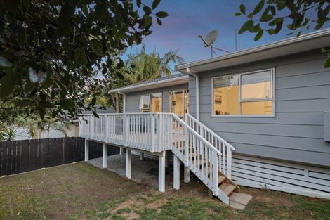 Photo of property in 29 Lilburn Crescent, Massey, Auckland, 0614