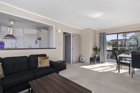 Photo of property in 2/45 Monarch Avenue, Hillcrest, Auckland, 0627