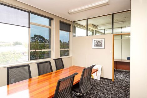 Photo of property in 135 Lincoln Road, Addington, Christchurch, 8024