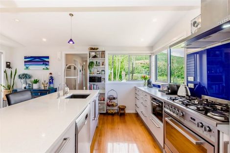 Photo of property in 11 Kotare Street, Waikanae, 5036