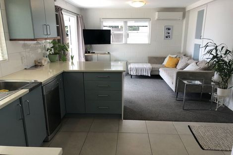 Photo of property in 120a Pah Road, Cockle Bay, Auckland, 2014