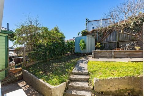 Photo of property in 19 Royal Street, Berhampore, Wellington, 6023