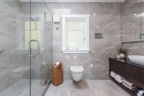 Photo of property in 24 Walter Road, Lowry Bay, Lower Hutt, 5013