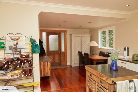 Photo of property in 53 Garden Road, Northland, Wellington, 6012