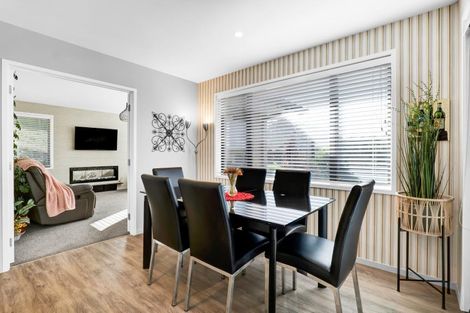 Photo of property in 18 Harkness Rice Way, Koru, New Plymouth, 4374