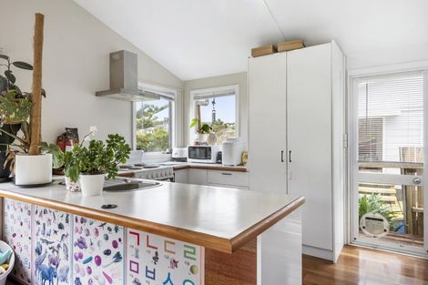 Photo of property in 16 Jayne Place, Torbay, Auckland, 0630
