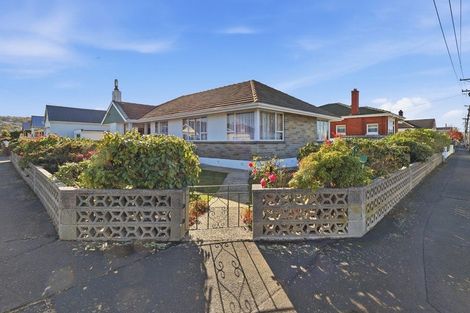 Photo of property in 132 Macandrew Road, South Dunedin, Dunedin, 9012