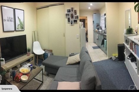 Photo of property in 4 Loasby Crescent, Newlands, Wellington, 6037