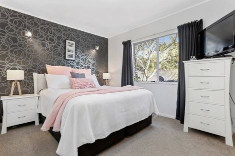 Photo of property in 1/7 Quiet Street, Te Atatu South, Auckland, 0610