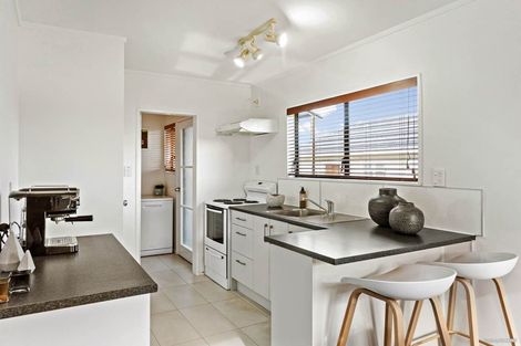 Photo of property in 15 Margan Avenue, New Lynn, Auckland, 0600