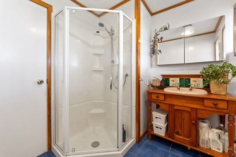 Photo of property in 2326 State Highway 16, Helensville, 0875