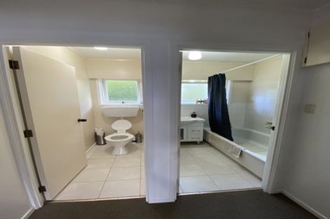 Photo of property in 2/219 Forrest Hill Road, Forrest Hill, Auckland, 0620