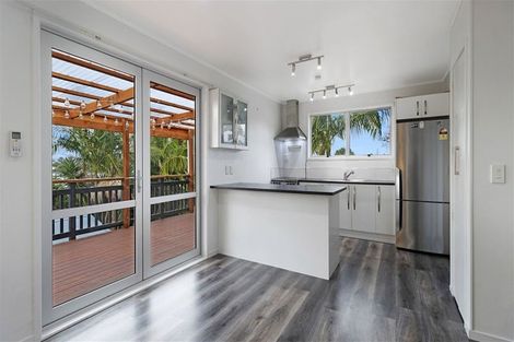 Photo of property in 62 Gallony Avenue, Massey, Auckland, 0614