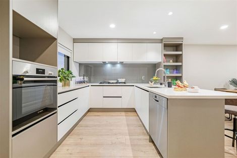 Photo of property in 18 Meritage Lane, Te Atatu South, Auckland, 0610