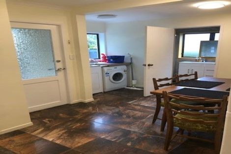 Photo of property in 2/215 Eskdale Road, Birkenhead, Auckland, 0626