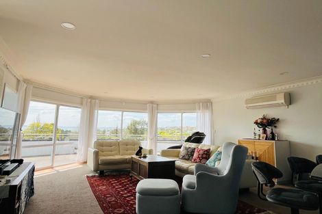 Photo of property in 21 Bleakhouse Road, Howick, Auckland, 2014