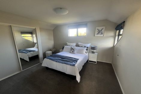 Photo of property in 74 Willowview Drive, Redwood, Christchurch, 8051
