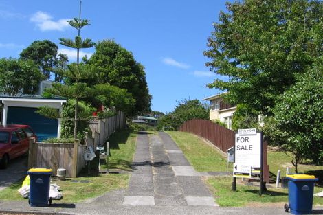 Photo of property in 2/15 Ridgewood Crescent, Birkenhead, Auckland, 0626