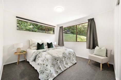 Photo of property in 5 Sasanqua Way, Crofton Downs, Wellington, 6035