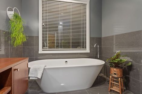 Photo of property in 8 Beachview Grove, Peka Peka, Waikanae, 5391