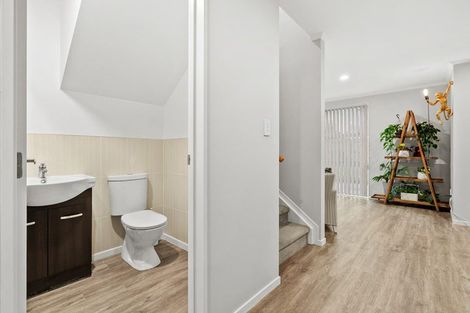 Photo of property in 6 Phar Lap Crescent, Takanini, 2112