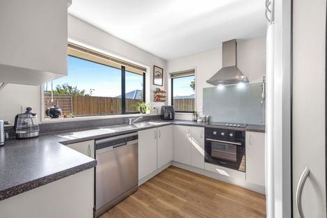 Photo of property in 6 Sheraton Place, Redwood, Christchurch, 8051