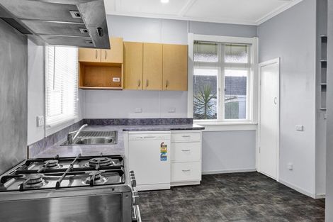 Photo of property in 6 Peace Avenue, Moturoa, New Plymouth, 4310