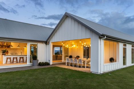 Photo of property in 5 Lens Way, Acacia Bay, Taupo, 3385